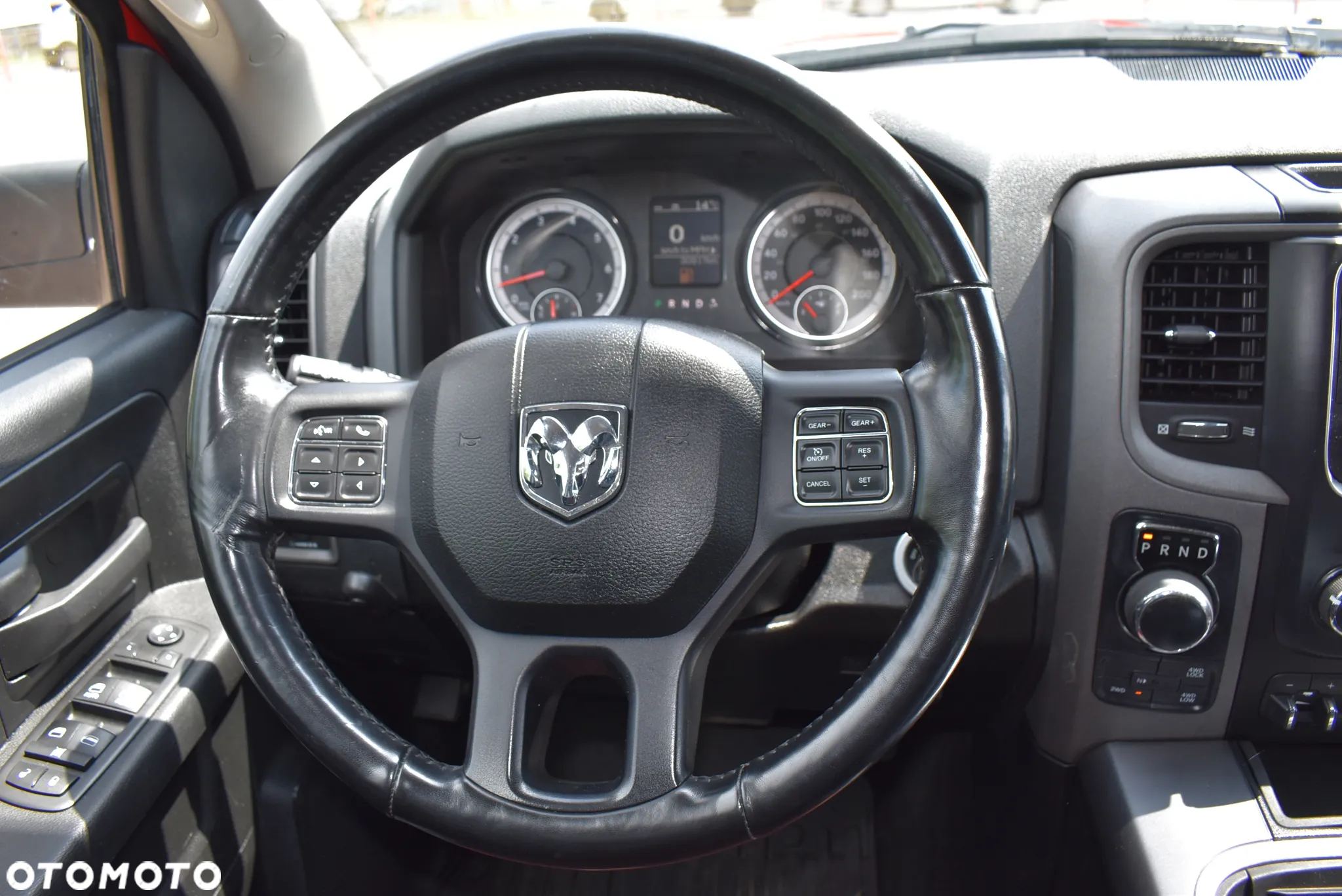 RAM 1500 Crew Cab Sport - 35