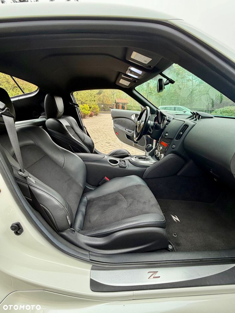 Nissan 370 Z Black Edition - 28