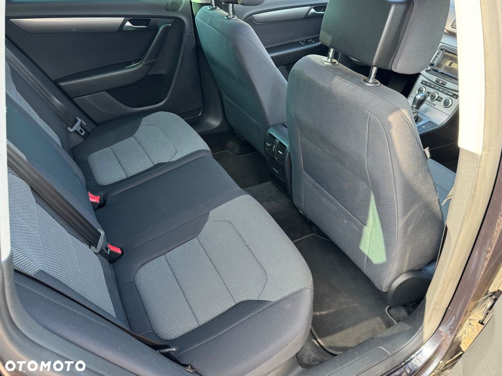 Volkswagen Passat - 6
