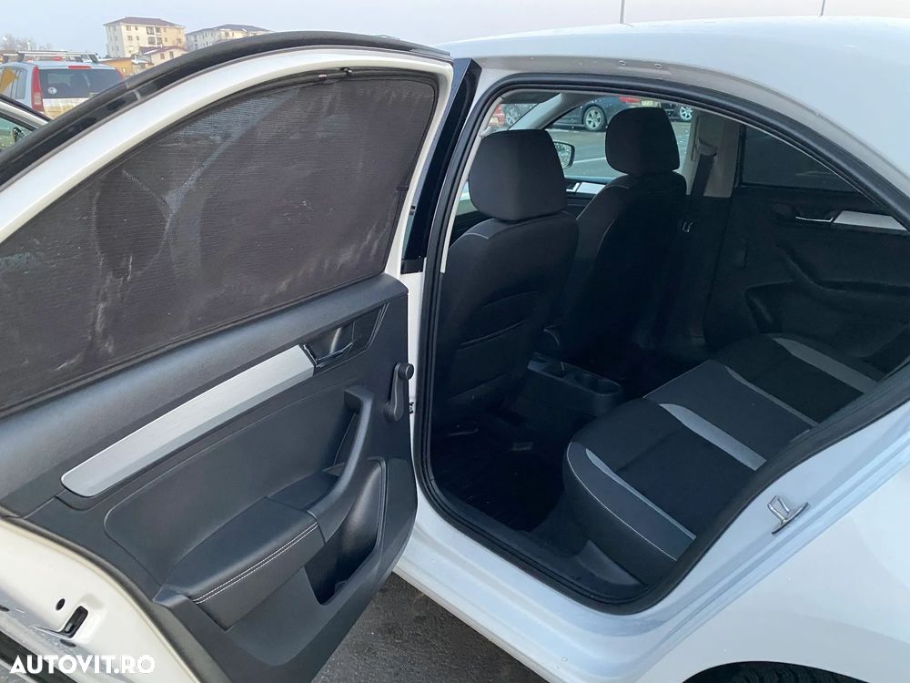 Skoda RAPID 1.0 TSI Avantaj - 36