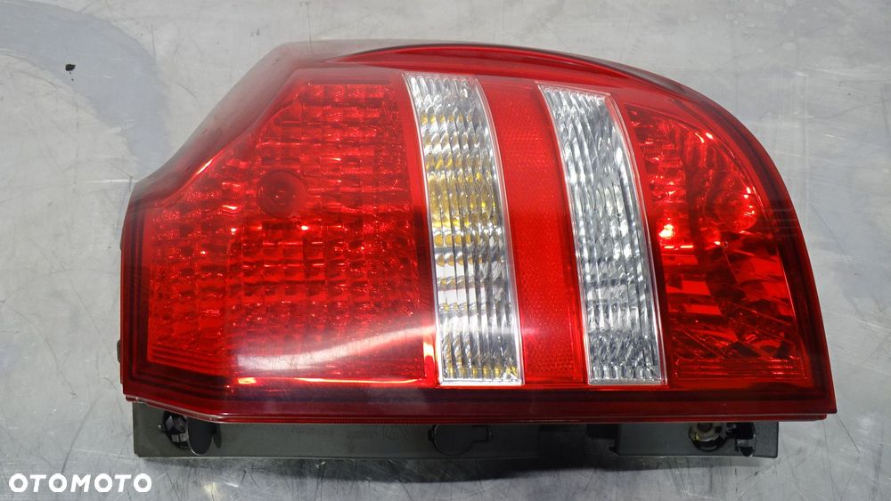 LAMPA PRAWA TYLNA KIA CEED 1.6CRDI 167586 - 1