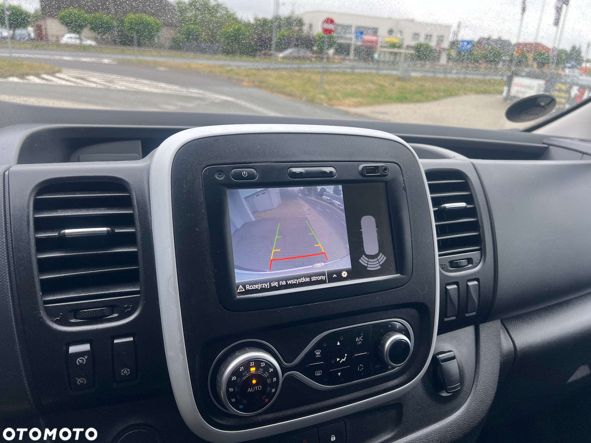 Renault TRAFIC L2H1 - 12