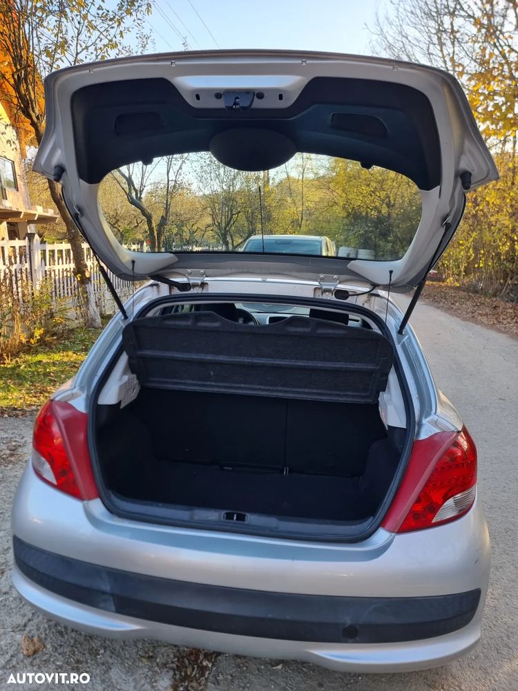 Peugeot 207 90 HDi FAP (Blue Lion) Premium - 17