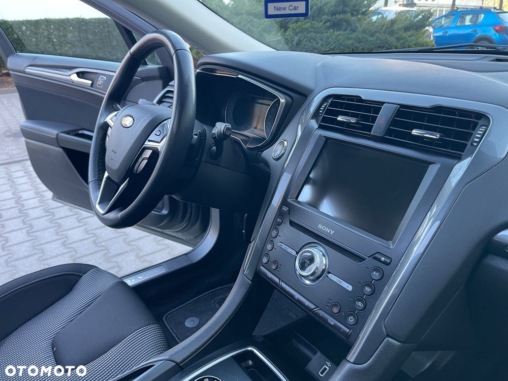 Ford Mondeo - 33