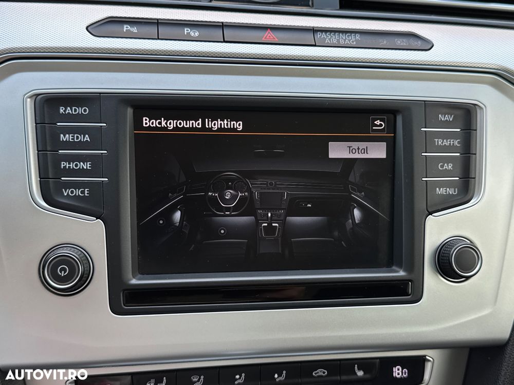 Volkswagen Passat 2.0 TDI SCR DSG Highline - 35