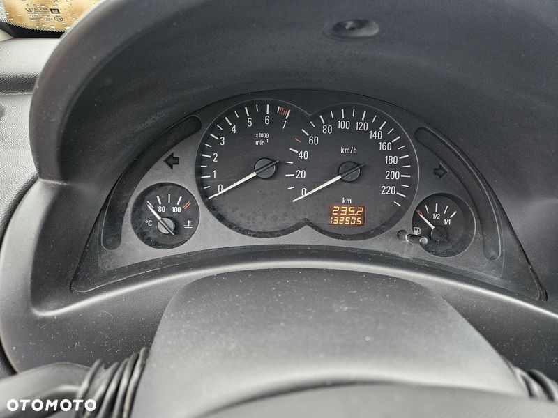 Opel Corsa 1.2 16V Comfort - 9