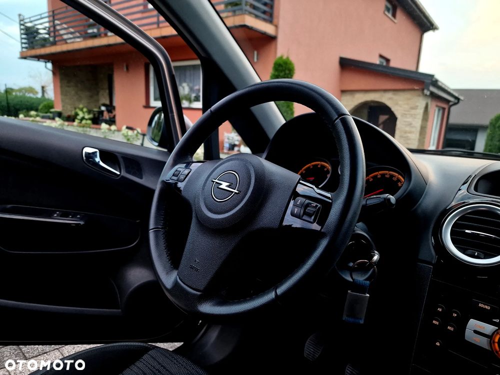Opel Corsa 1.2 16V Cosmo S&S - 18