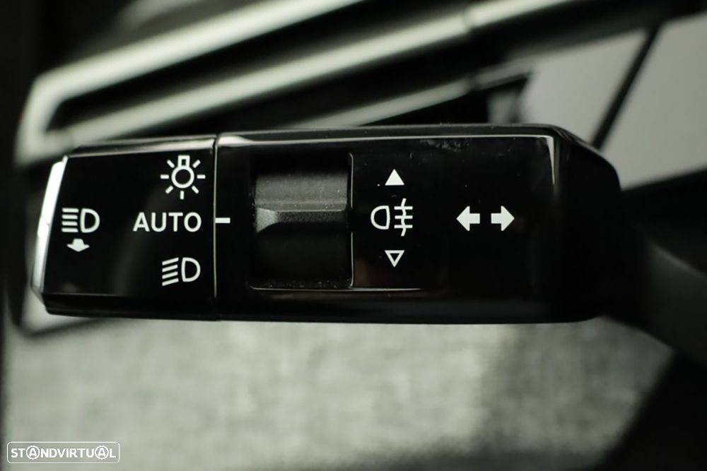 Peugeot 5008 1.2 Hybrid Allure e-DCS6 - 16