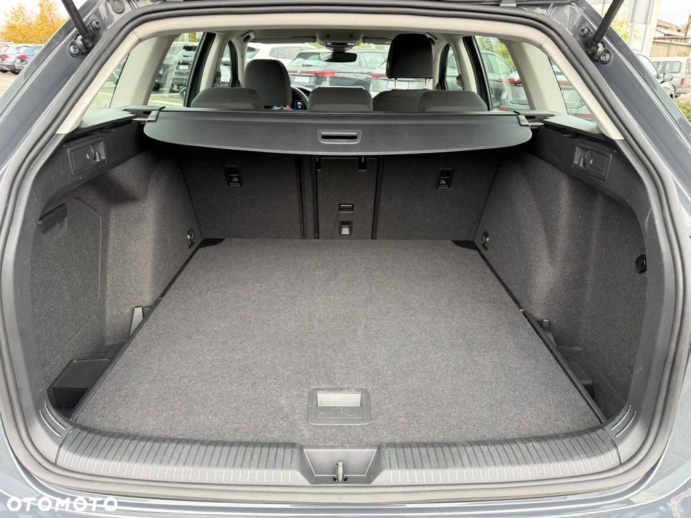 Volkswagen Golf Variant 2.0 TDI Life DSG - 29