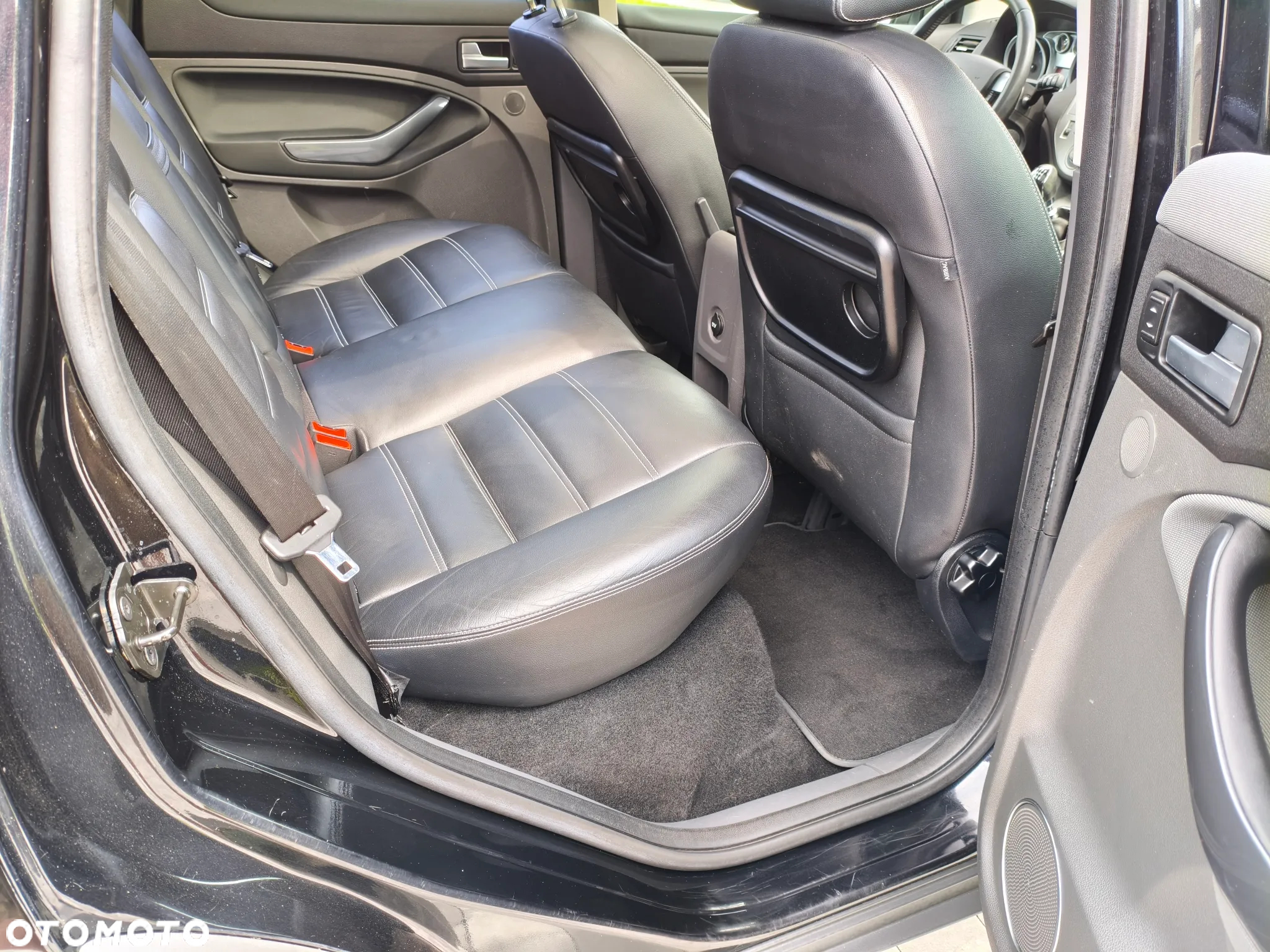 Ford Kuga 2.0 TDCi 2x4 Titanium - 22