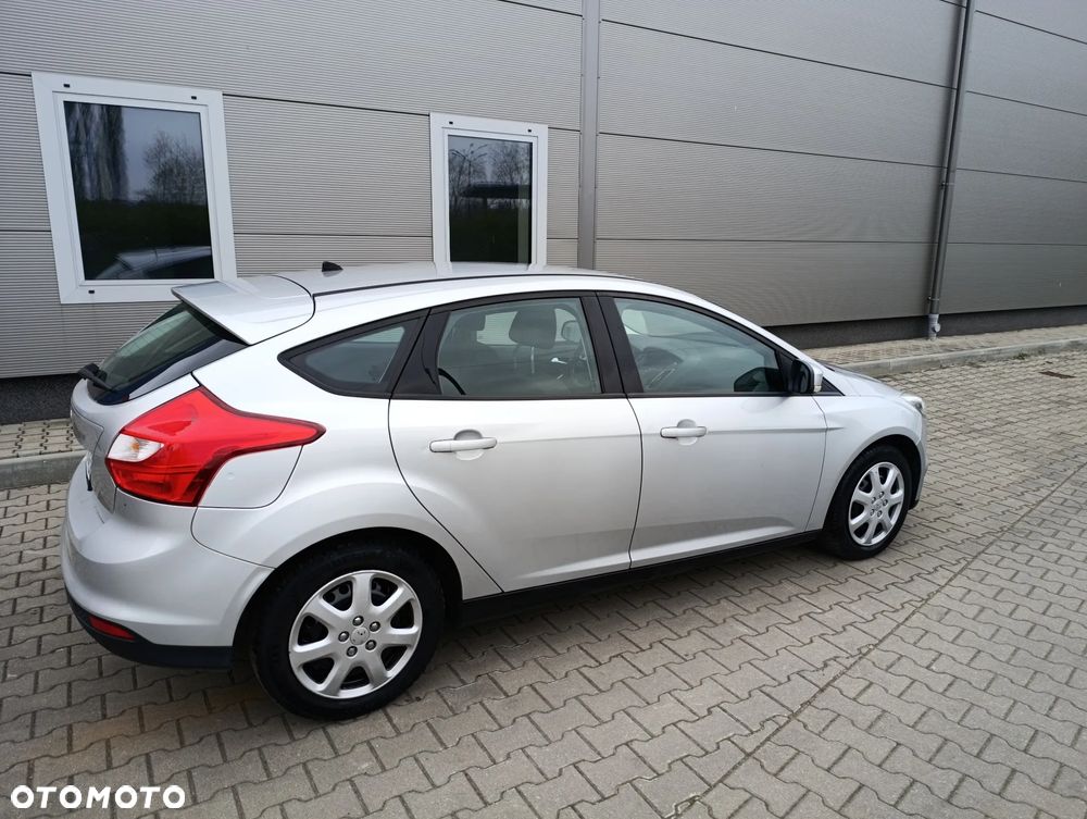 Ford Focus 1.6 Trend EU5 - 12
