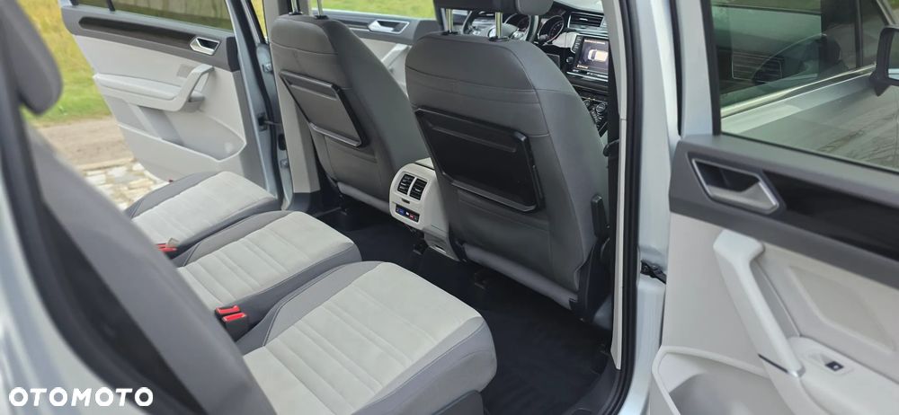 Volkswagen Touran 2.0 TDI SCR Highline - 12