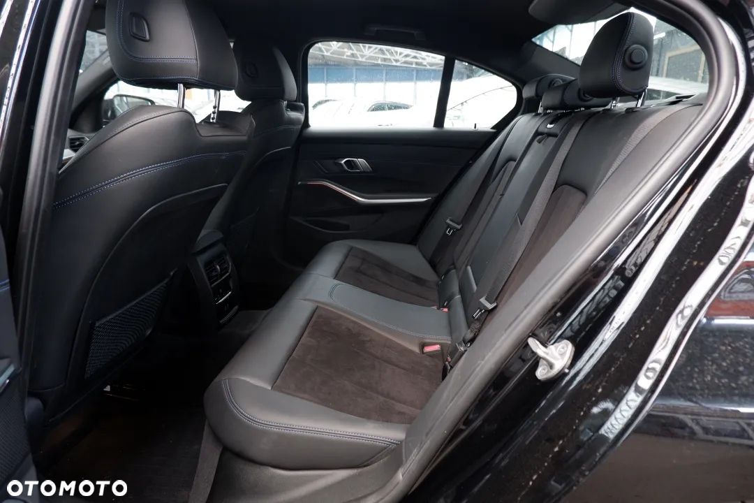 BMW Seria 3 320i xDrive M Sport sport - 3