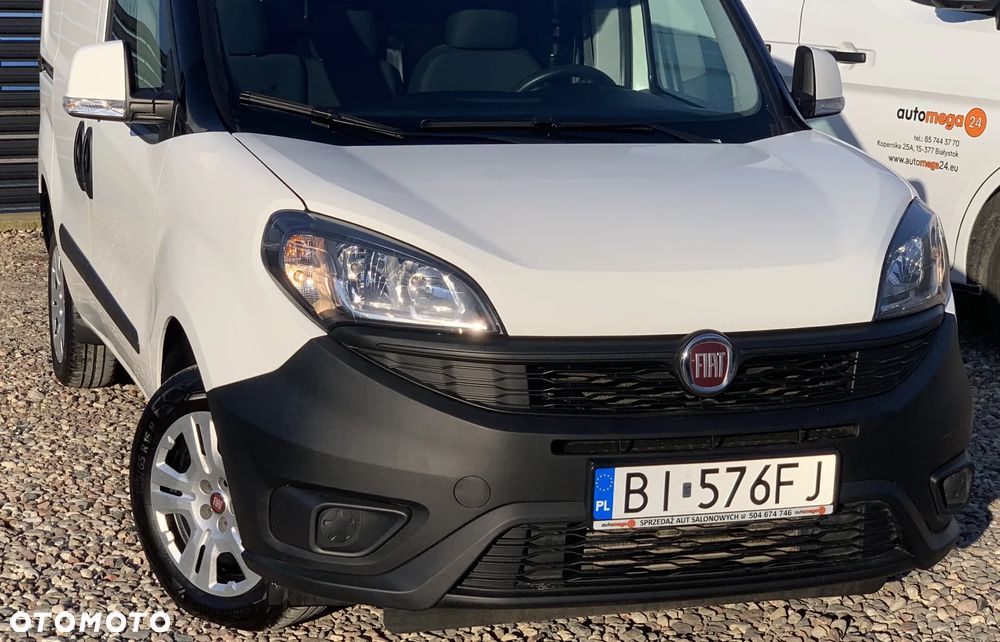 Fiat DOBLO VAN 3 osobowy VAT-1 Homologacja cięż. MOCNY SILNIK 1.6 MultiJet, 105KM Emisja spalin Euro6, Skrzynia biegów 6-cio stopniowa! ORYGINALNA ZABUDOWA PAKI, BOCZNE DRZWI PRZESUWNE, RADIO Z EKRANEM DOTYKOWYM , MULTIFUNKCYJNA KIEROWNICA - 38