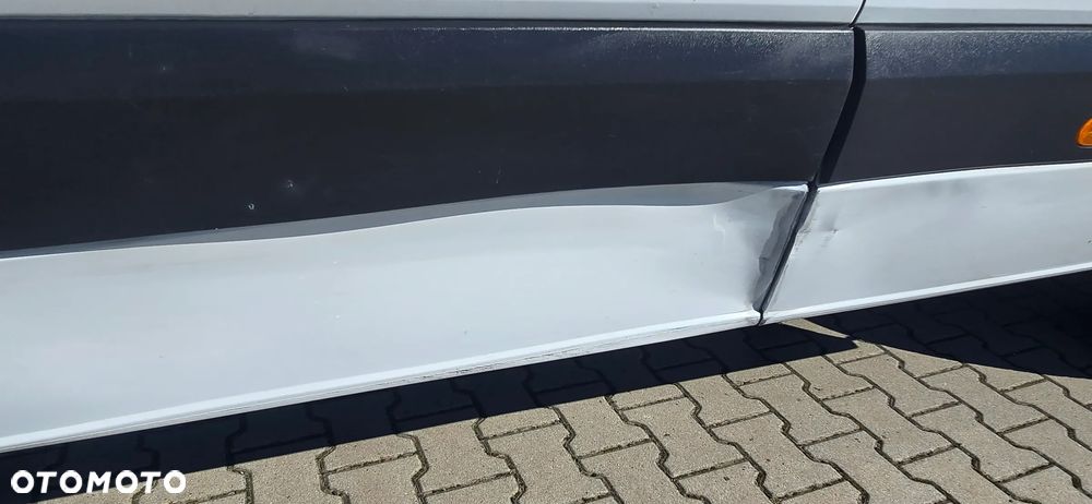 Mercedes-Benz Sprinter - 20