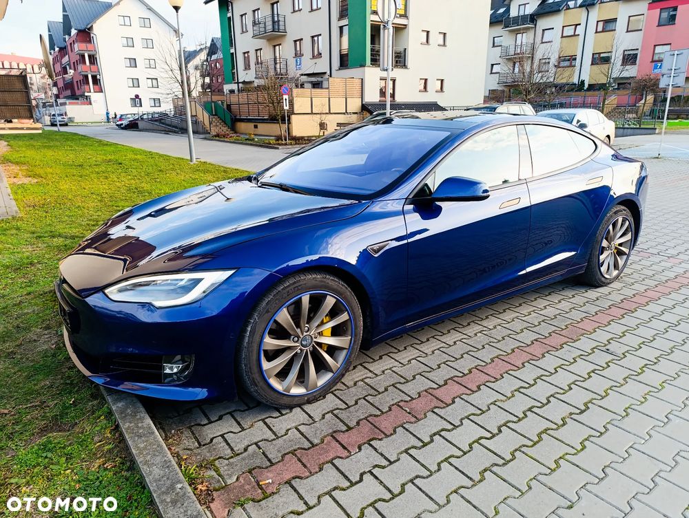 Tesla Model S - 20
