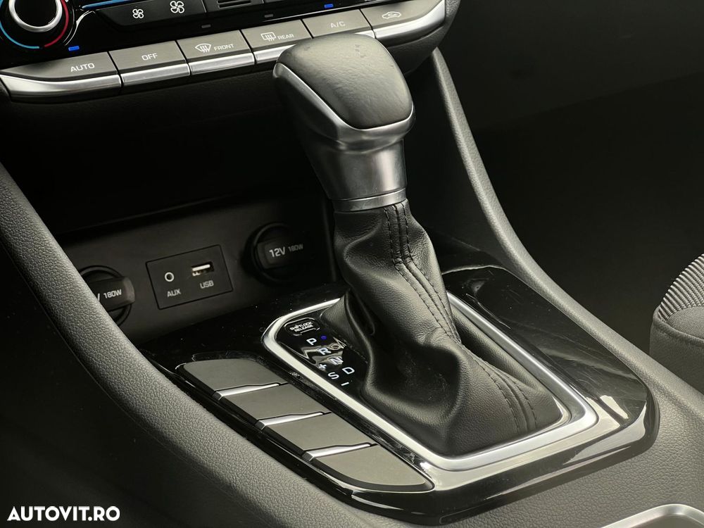 Hyundai IONIQ - 15