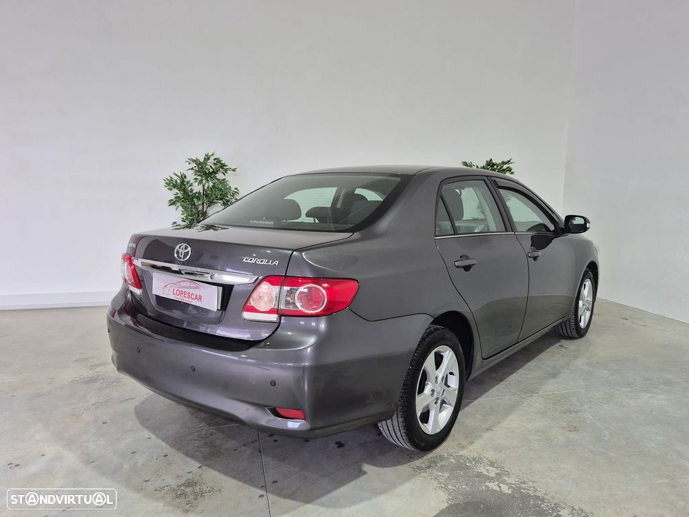 Toyota Corolla 1.4 D-4D Exclusive - 4