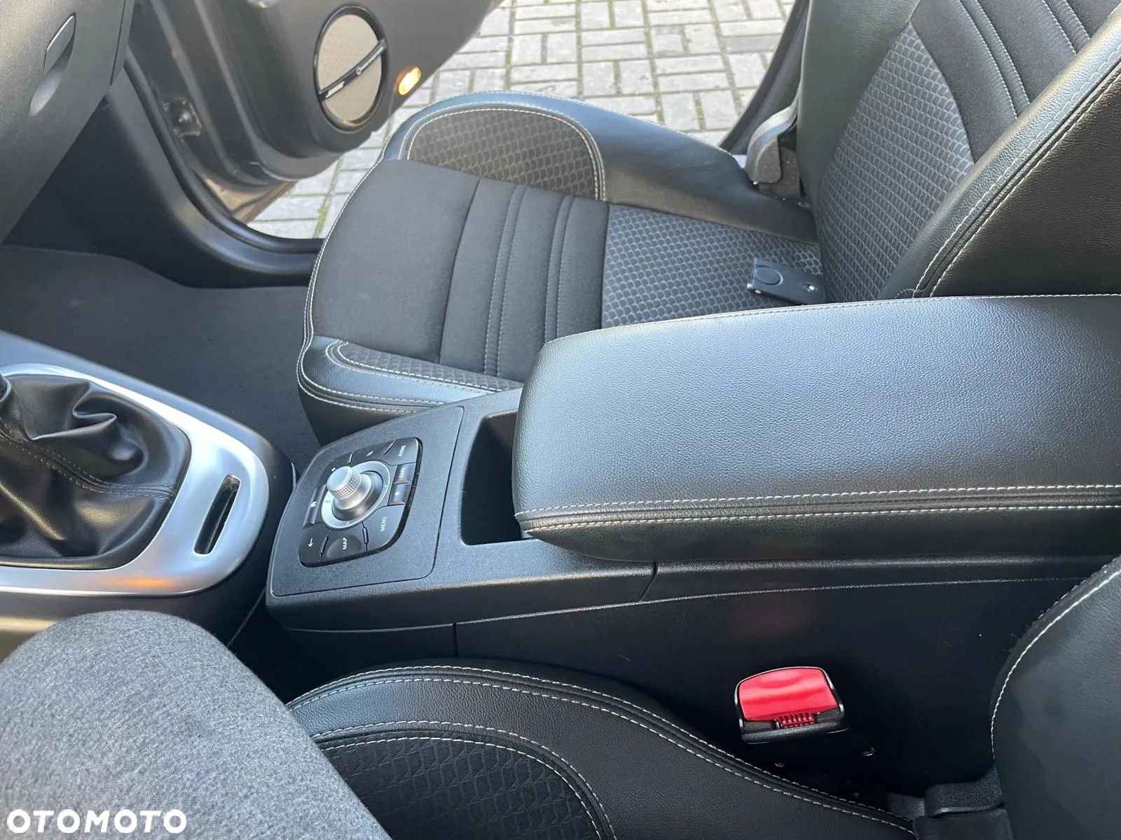 Renault Scenic 1.5 dCi Energy Bose EDC EU6 - 18