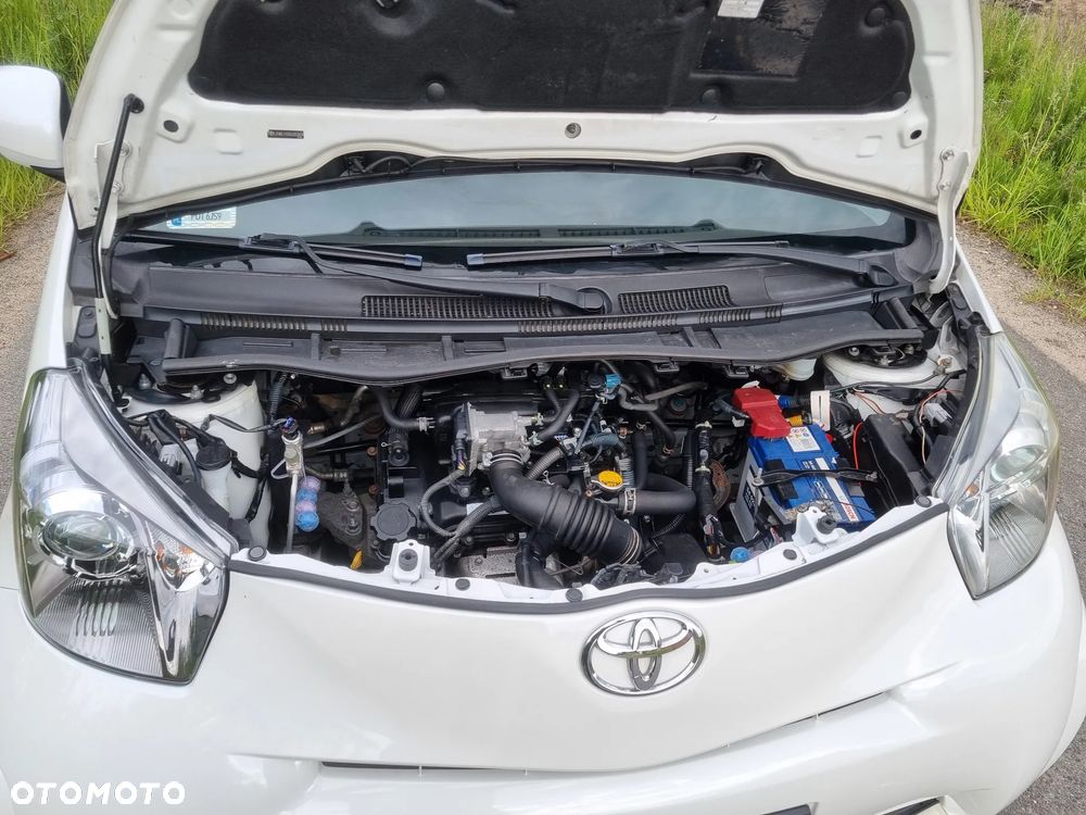 Toyota iQ 1.0 - 12