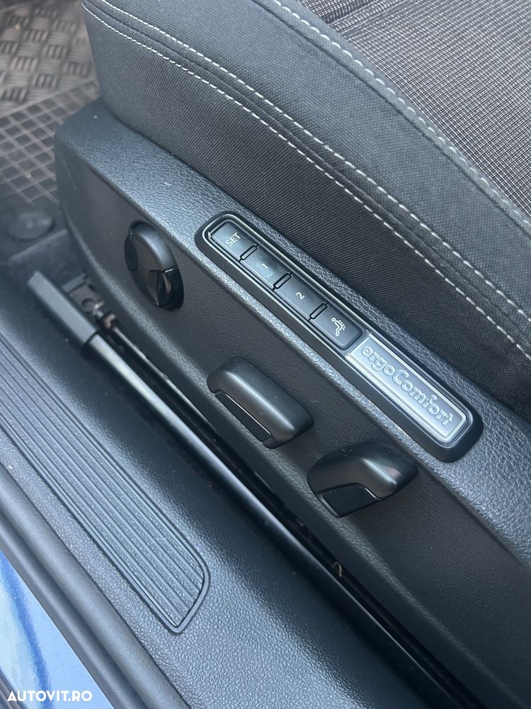 Volkswagen Passat 2.0 TDI DSG Comfortline - 38