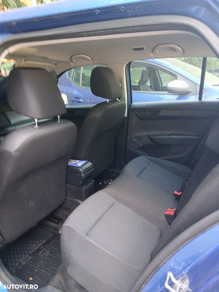 Skoda Fabia 1.0 MPI Avantaj - 8