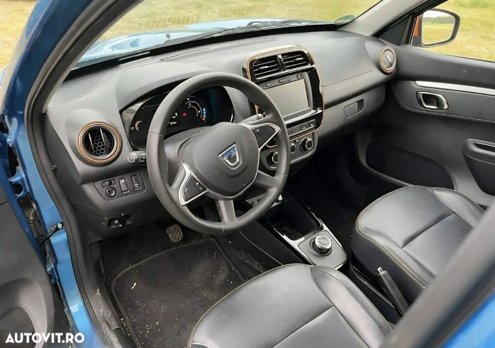 Dacia Spring Essential - 2