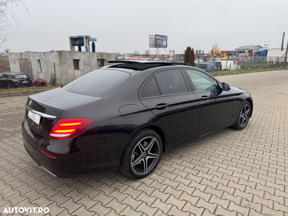 Mercedes-Benz E 300 T 9G-TRONIC AMG Line - 4