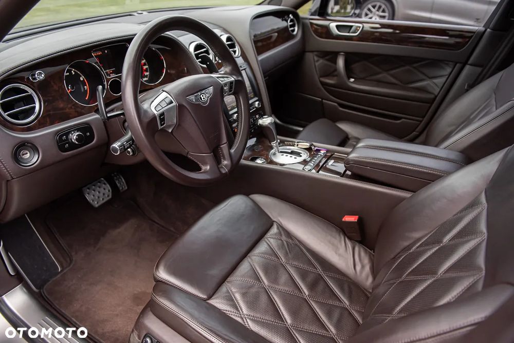 Bentley Flying Spur Mulliner - 16