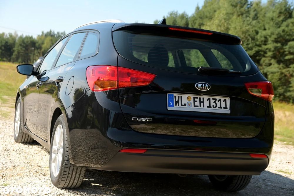 Kia Ceed 1.6 GDI Dream Team Edition - 6