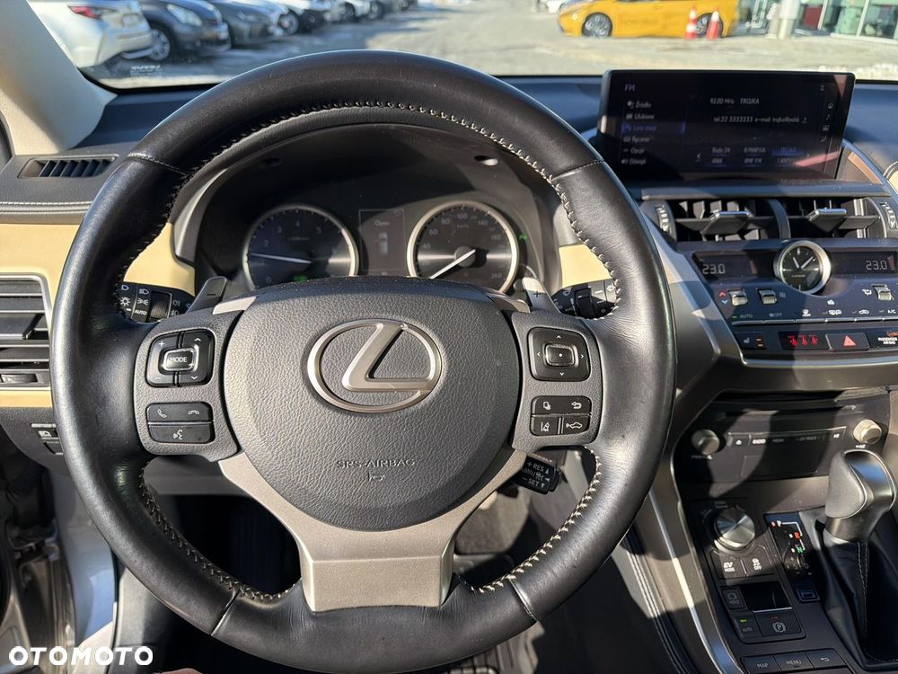 Lexus NX 300h Comfort AWD - 18