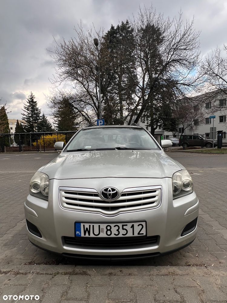 Toyota Avensis - 4