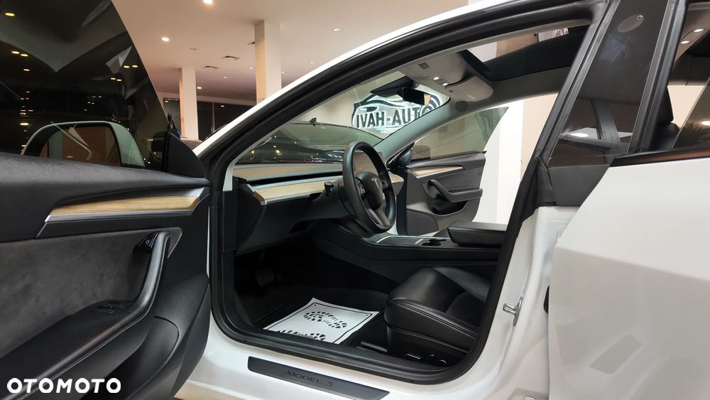 Tesla Model 3 Standard Range Plus - 22