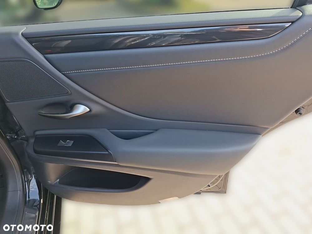 Lexus ES - 24