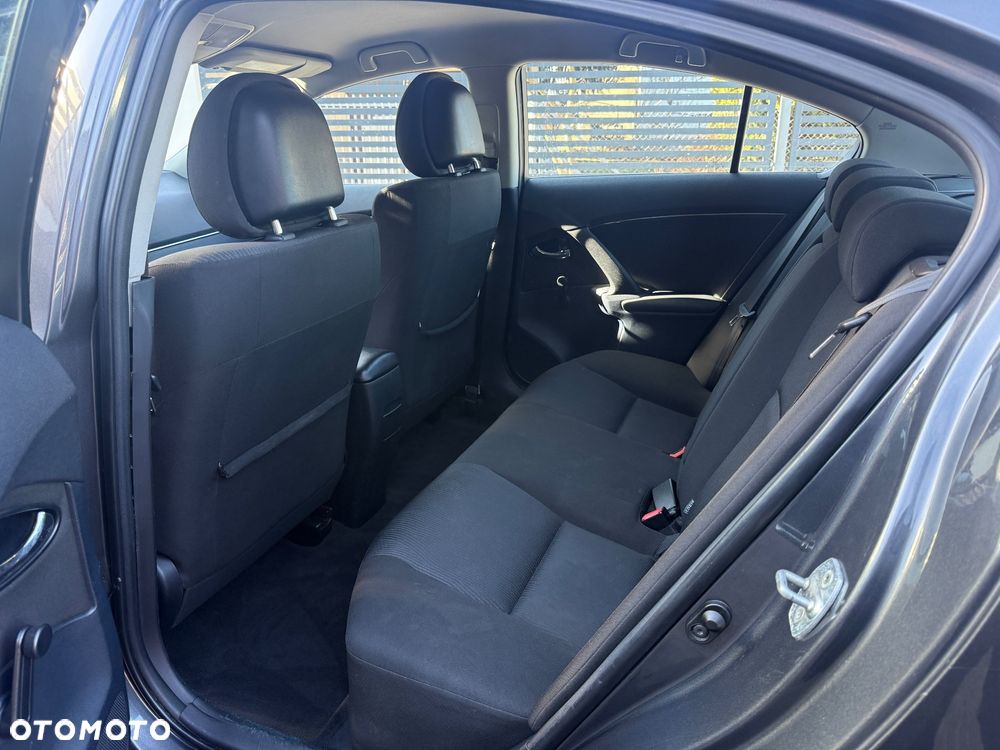 Toyota Avensis 1.8 Comfort - 20