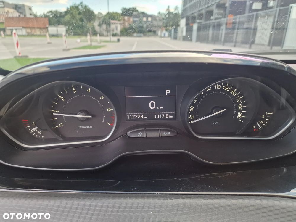 Peugeot 208 - 17