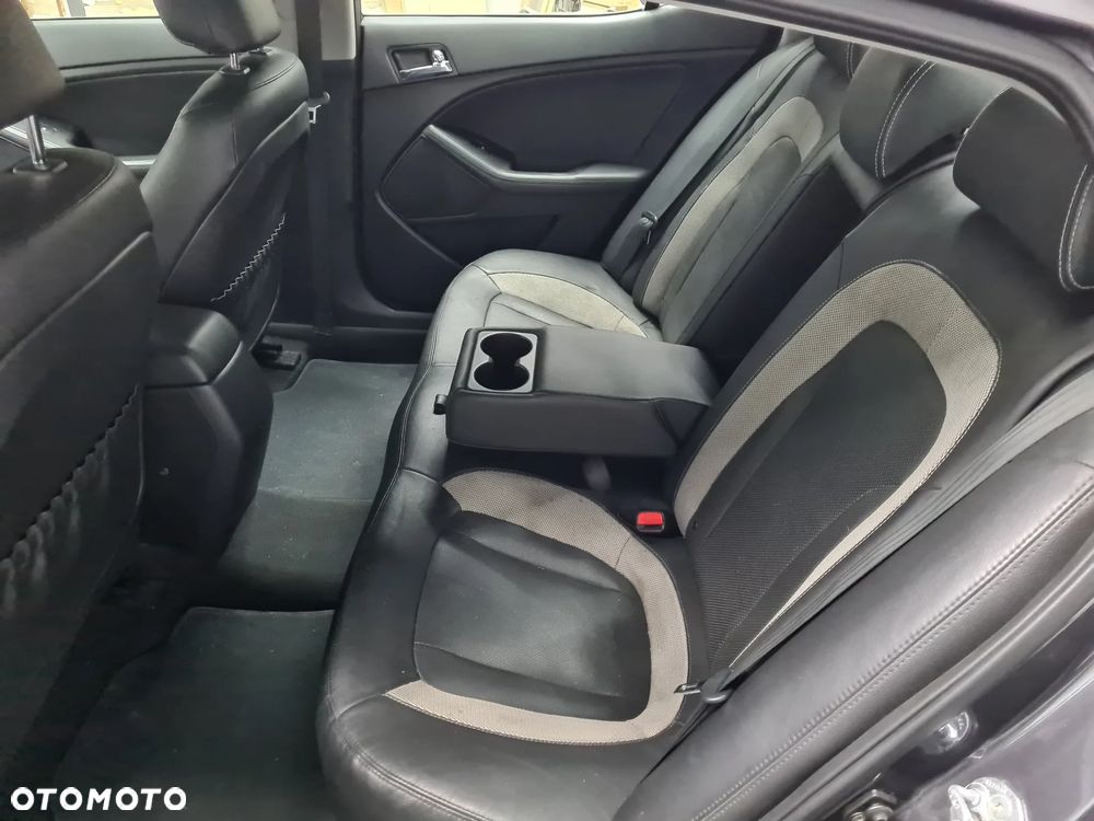 Kia Optima 1.7 CRDI Edition 7 - 9
