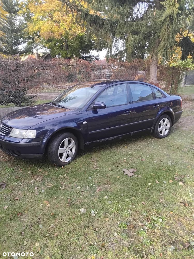 Volkswagen Passat 1.9 TDI Comfortline - 2