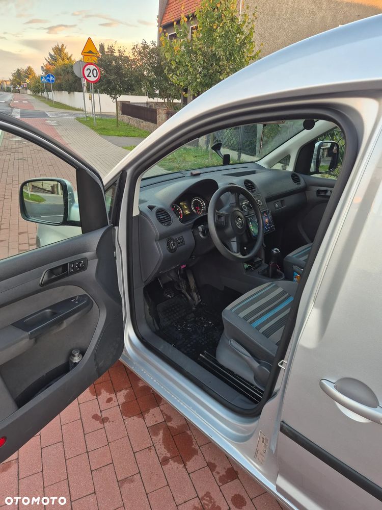 Volkswagen Caddy - 10