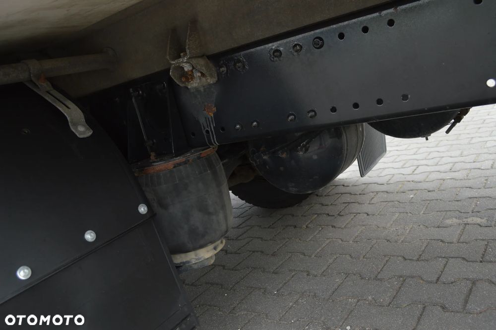 MAN TGL 10.180 CHŁODNIA IZOTERMA KONTENER DRZWI - 10