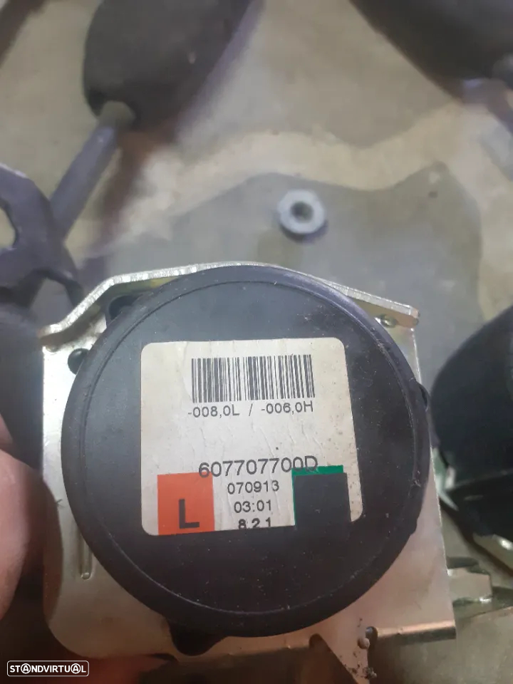 conjunto cintos frente opel corsa d  607707700D   607707800D - 3