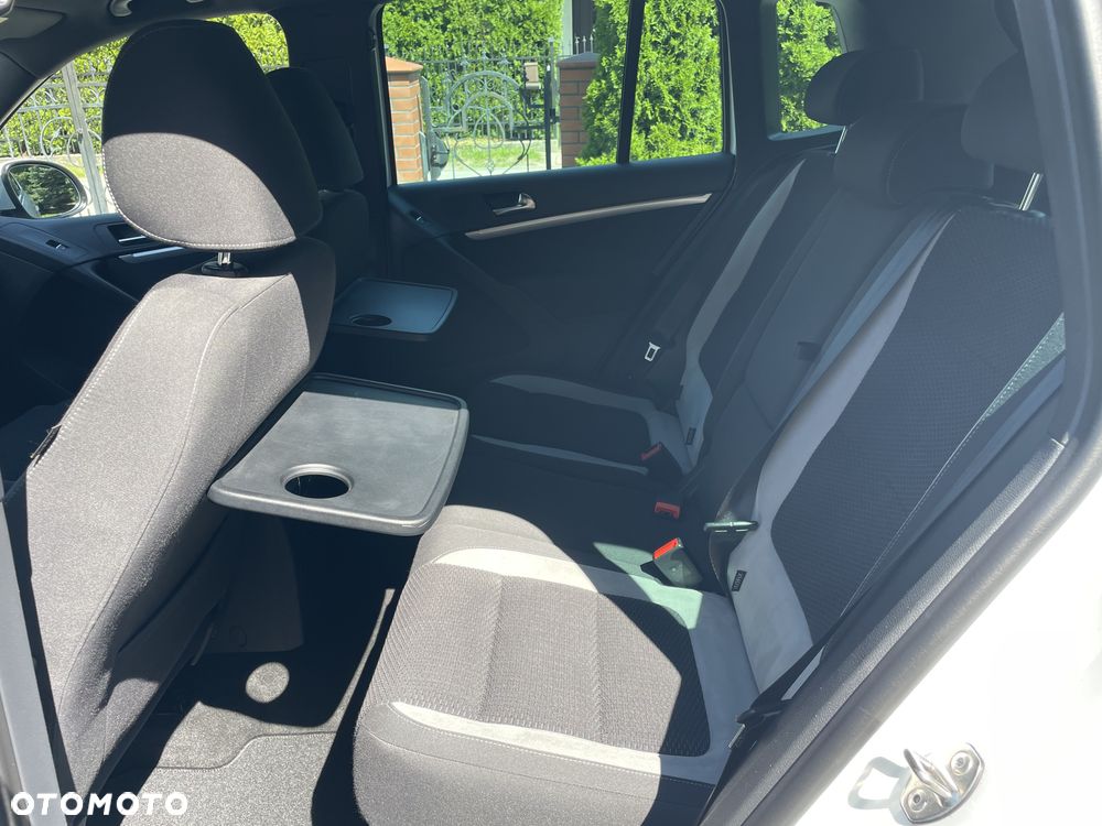 Volkswagen Tiguan 2.0 TDI DPF 4Motion BlueMotion Technology Sport & Style - 24