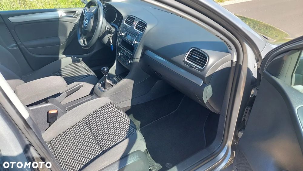Volkswagen Golf - 10