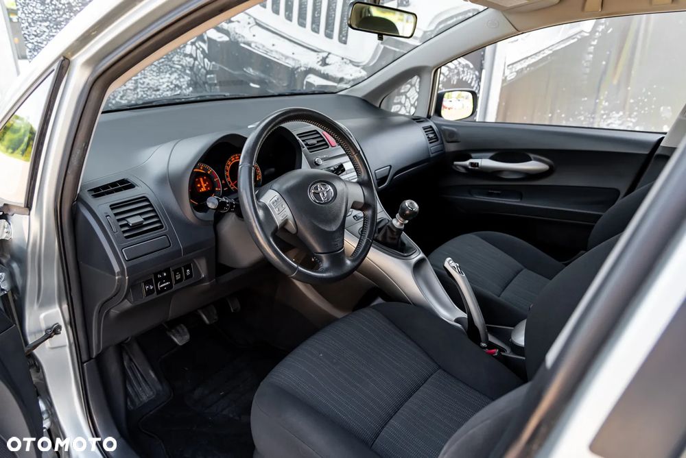 Toyota Auris 1.33 VVT-i Terra - 16