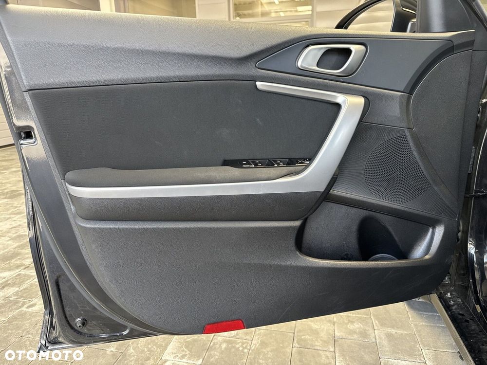 Kia Ceed 1.5 T-GDI M DCT - 11