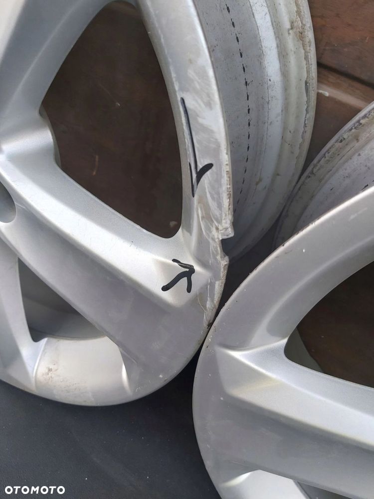 Toyota Auris Corolla E16 E18 Avensis T27 Alufelgi felgi 17 5x114,3 7J et39 - 6