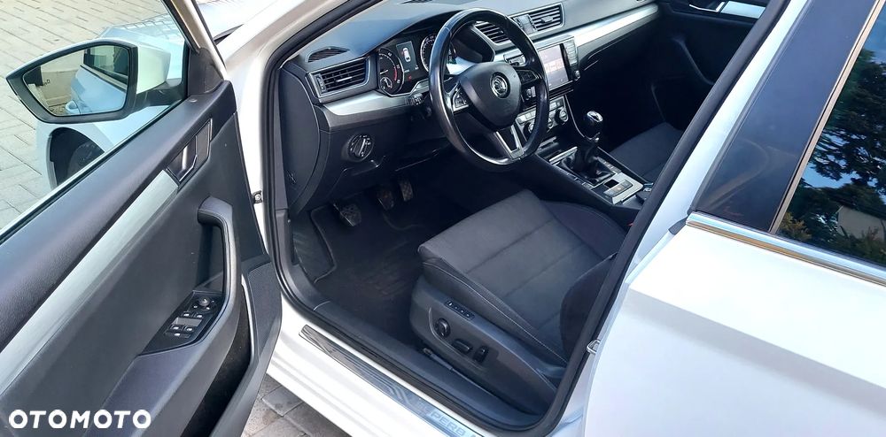 Skoda Superb 2.0 TDI Style - 26