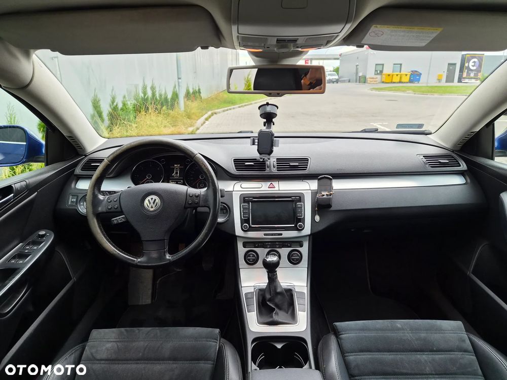 Volkswagen Passat 2.0 TDI DPF BlueMot Highline - 12