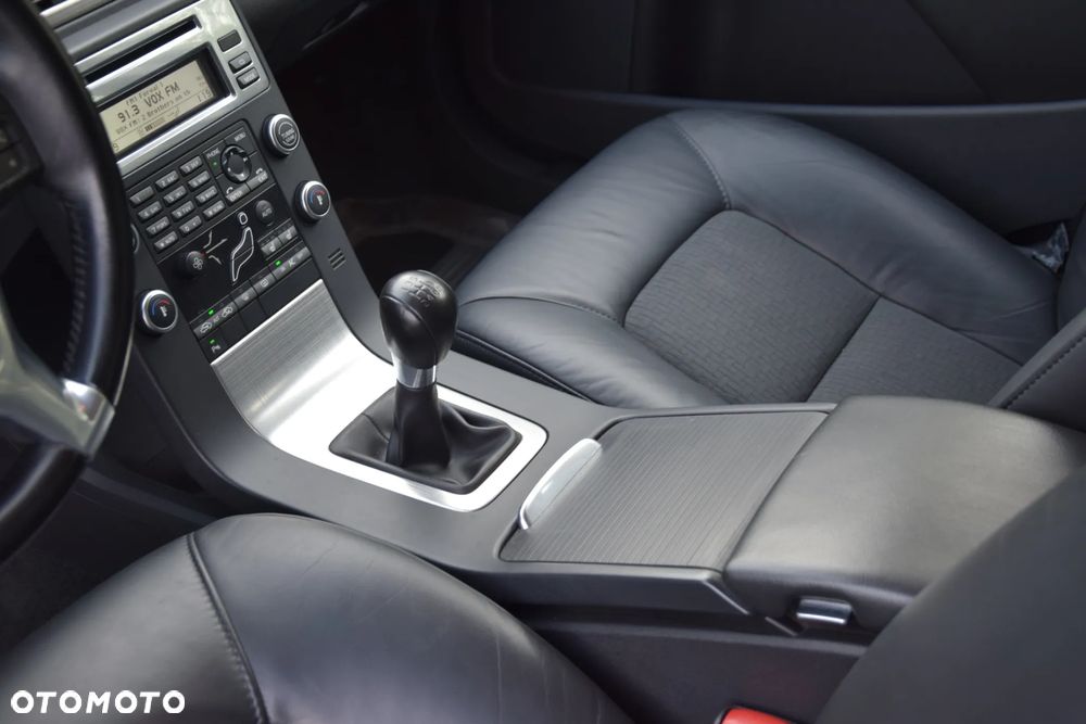 Volvo V70 2.5T Momentum - 26