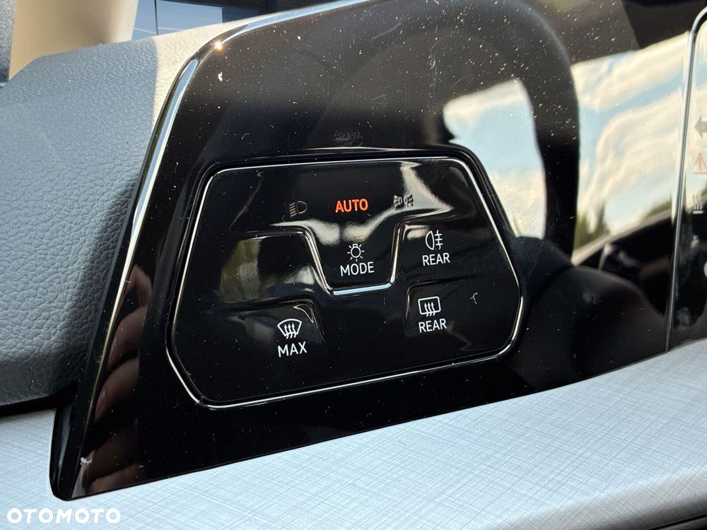 Volkswagen Golf - 24